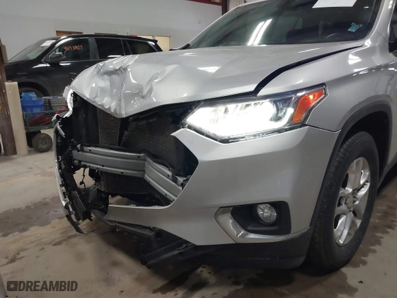 2020 Chevrolet Traverse LT Cloth with VIN 1GNEVGKWXLJ251423, listed as a IAAI auction lot 41650180 with 28,815 mi miles. Bid and sale history available at carsss.com. Image 6.