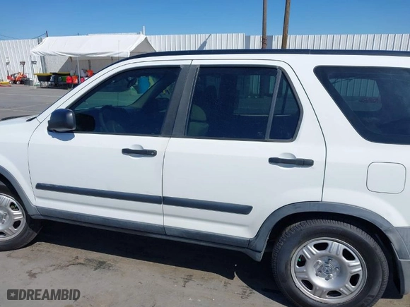 2005 Honda CR-V LX with VIN JHLRD68585C002800, listed as a IAAI auction lot 41939797 with 194,319 mi miles. Bid and sale history available at carsss.com. Image 14.