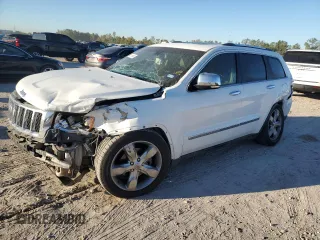2013 Jeep Grand Cherokee Overland with VIN 1C4RJFCG8DC606862, listed as a Copart auction lot 82149804 with 155,999 mi miles and Salvage Title. Bid and sale history available at carsss.com. Image 1.