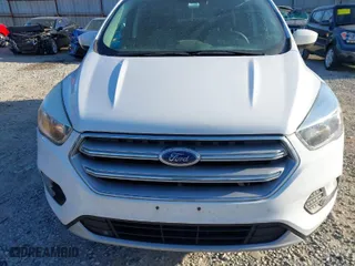 2017 Ford Escape SE with VIN 1FMCU9GD4HUB78704, listed as a IAAI auction lot 41993086 with 137,722 mi miles. Bid and sale history available at carsss.com. Image 6.