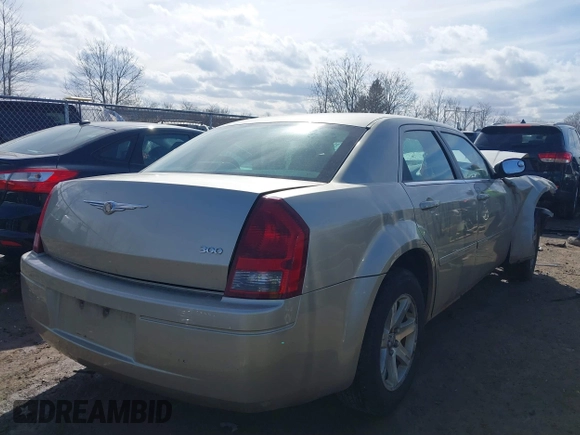 2006 Chrysler 300 с VIN 2C3LA43R16H513617, выставлен на аукционе IAAI как лот 41833601 с пробегом Не указан миль и . История ставок и продаж доступна на DreamBid. Изображение 4.