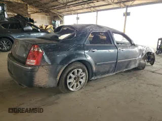 2008 Chrysler 300 C Hemi z VIN 2C3KA63H78H140262, wystawiony jako Copart lot #58659515 z przebiegiem 135 065 mil mil oraz Szkoda całkowita • Salvage title. Historia ofert i sprzedaży dostępna na DreamBid. Obrazek 3.