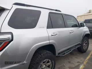 2010 Toyota 4Runner Trail with VIN JTEBU5JR3A5020489, listed as a IAAI auction lot 41255556 with 231,856 mi miles and . Bid and sale history available at DreamBid. Image 14.