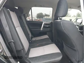 2017 Toyota 4Runner SR5 с VIN JTEZU5JR8H5159090, выставлен на аукционе IAAI как лот 42490310 с пробегом 60 546 миль миль и . История ставок и продаж доступна на DreamBid. Изображение 8.
