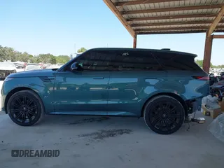 2024 Land Rover Range Rover Sport Dynamic SE z VIN SAL1L9FU7RA413561, wystawiony jako IAAI lot #42123500 z przebiegiem 8 319 mil mil oraz . Historia ofert i sprzedaży dostępna na DreamBid. Obrazek 15.