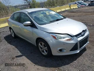 2013 Ford Focus SE with VIN 1FADP3F28DL307076, listed as a IAAI auction lot 42098620 with 182,555 mi miles. Bid and sale history available at carsss.com. Image 1.