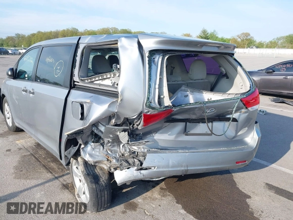 2013 Toyota Sienna L z VIN 5TDZK3DC2DS321418, wystawiony jako IAAI lot #42095972 z przebiegiem 189 688 mil mil oraz . Historia ofert i sprzedaży dostępna na DreamBid. Obrazek 6.