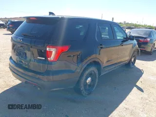 2017 Ford Police Interceptor Utility z VIN 1FM5K8ATXHGE30575, wystawiony jako IAAI lot #42070293 z przebiegiem 99 712 mil mil oraz . Historia ofert i sprzedaży dostępna na DreamBid. Obrazek 4.