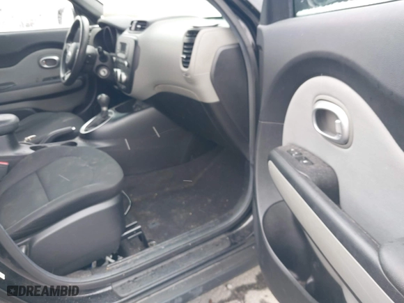 2014 Kia Soul with VIN KNDJN2A27E7057893, listed as a IAAI auction lot 41620012 with 154,623 mi miles. Bid and sale history available at carsss.com. Image 5.