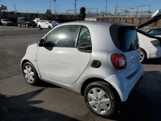 2016 Smart fortwo Passion z VIN WMEFJ5DAXGK125319, wystawiony jako Copart lot #87961455 z przebiegiem 37 246 mil mil oraz Szkody całkowita. Historia ofert i sprzedaży dostępna na DreamBid. Obrazek 2.