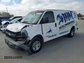 2003 Chevrolet Express Cargo with VIN 1GCGG25V331109643, listed as a Copart auction lot 44367485 with 112,700 mi miles and Salvage Title. Bid and sale history available at DreamBid. Image 1.