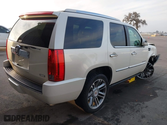 2009 Cadillac Escalade z VIN 1GYFC23229R273227, wystawiony jako IAAI lot #41071598 z przebiegiem 132 263 mil mil oraz . Historia ofert i sprzedaży dostępna na DreamBid. Obrazek 4.