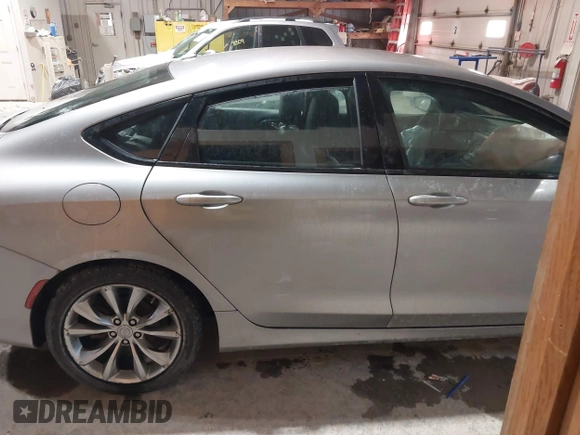 2015 Chrysler 200 S z VIN 1C3CCCBB4FN720602, wystawiony jako IAAI lot #41394048 z przebiegiem 137 706 mil mil oraz . Historia ofert i sprzedaży dostępna na DreamBid. Obrazek 13.
