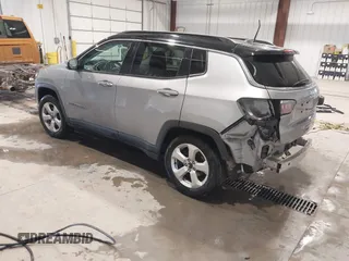 2018 Jeep Compass Latitude with VIN 3C4NJCBB3JT408614, listed as a IAAI auction lot 41301493 with 92,647 mi miles. Bid and sale history available at carsss.com. Image 3.