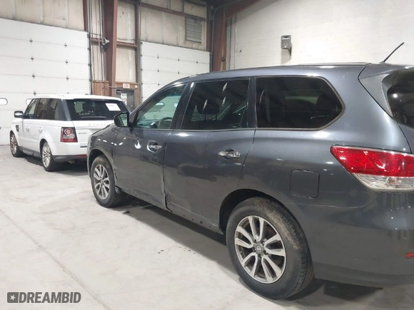 2014 Nissan Pathfinder SV with VIN 5N1AR2MM2EC617341, listed as a IAAI auction lot 41980281 with 157,880 mi miles. Bid and sale history available at carsss.com. Image 6.
