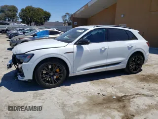 2023 Audi e-tron Chronos с VIN WA1VABGE3PB007985, выставлен на аукционе Copart как лот 63577913 с пробегом 7 366 миль миль и . История ставок и продаж доступна на DreamBid. Изображение 1.