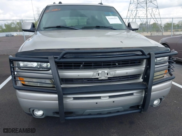 2005 Chevrolet Tahoe LT with VIN 1GNEK13TX5R179282, listed as a IAAI auction lot 42006441 with 245,118 mi miles. Bid and sale history available at carsss.com. Image 6.