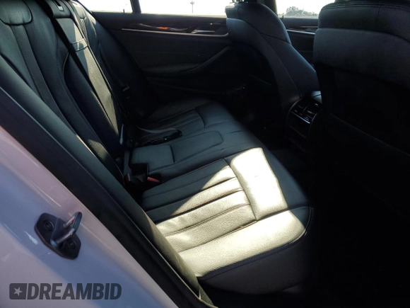 2019 BMW 5 Series 530e xDrive z VIN WBAJB1C5XKB375913, wystawiony jako Copart lot #82580004 z przebiegiem Nie podano mil oraz Szkoda całkowita • Salvage title. Historia ofert i sprzedaży dostępna na DreamBid. Obrazek 10.