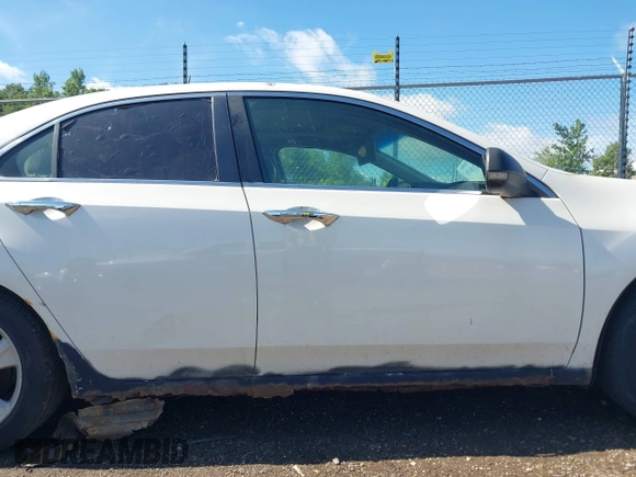 2009 Acura TSX with VIN JH4CU26669C010373, listed as a IAAI auction lot 42621819 with Not provided miles and . Bid and sale history available at DreamBid. Image 12.