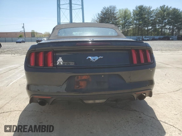 2017 Ford Mustang EcoBoost Premium z VIN 1FATP8UH7H5293651, wystawiony jako Copart lot #54879105 z przebiegiem 136 577 mil mil oraz Czysty tytuł • Clean title. Historia ofert i sprzedaży dostępna na DreamBid. Obrazek 6.
