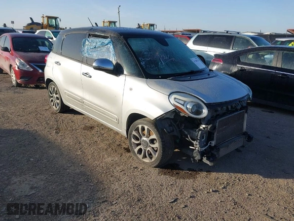 2015 FIAT 500L Lounge with VIN ZFBCFACH8FZ031149, listed as a IAAI auction lot 41780747 with 131,054 mi miles. Bid and sale history available at carsss.com. Image 1.