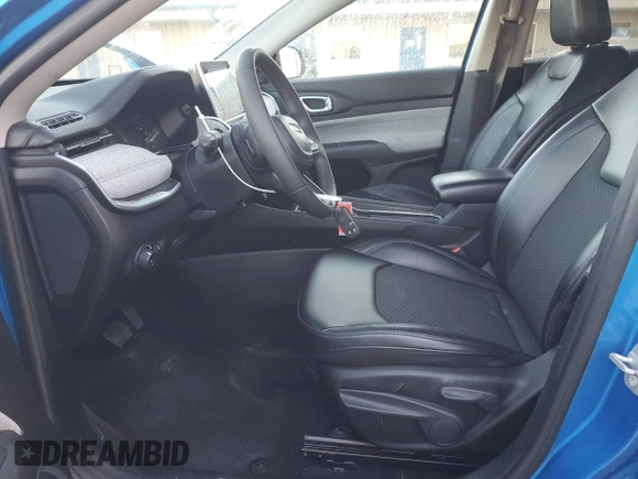2022 Jeep Compass Latitude with VIN 3C4NJCBB7NT119404, listed as a Copart auction lot 81812534 with 48,743 mi miles and Salvage Title. Bid and sale history available at DreamBid. Image 7.