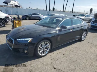 2023 Audi A5 Sportback Premium z VIN WAUABCF51PA017295, wystawiony jako Copart lot #66547084 z przebiegiem 9 928 mil mil oraz Szkoda całkowita • Salvage title. Historia ofert i sprzedaży dostępna na DreamBid. Obrazek 1.