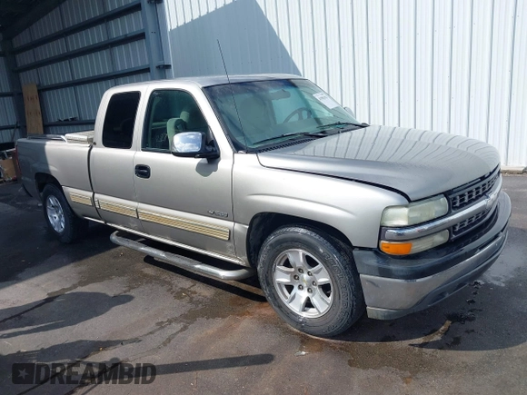 2000 Chevrolet Silverado 1500 LS with VIN 2GCEC19T1Y1227911, listed as a IAAI auction lot 41982621 with 403,945 mi miles. Bid and sale history available at carsss.com. Image 1.