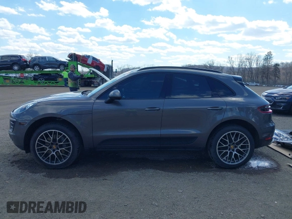 2018 Porsche Macan with VIN WP1AA2A52JLB11042, listed as a IAAI auction lot 41899303 with 86,179 mi miles. Bid and sale history available at carsss.com. Image 15.