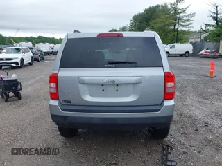 2017 Jeep Patriot Sport SE z VIN 1C4NJRBB8HD122051, wystawiony jako IAAI lot #42274843 z przebiegiem 63 122 mil mil oraz . Historia ofert i sprzedaży dostępna na DreamBid. Obrazek 16.