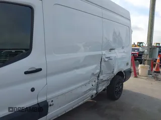 2015 Ford Transit z VIN 1FTSW2XM2FKA02969, wystawiony jako IAAI lot #42515290 z przebiegiem 166 292 mil mil oraz . Historia ofert i sprzedaży dostępna na DreamBid. Obrazek 6.