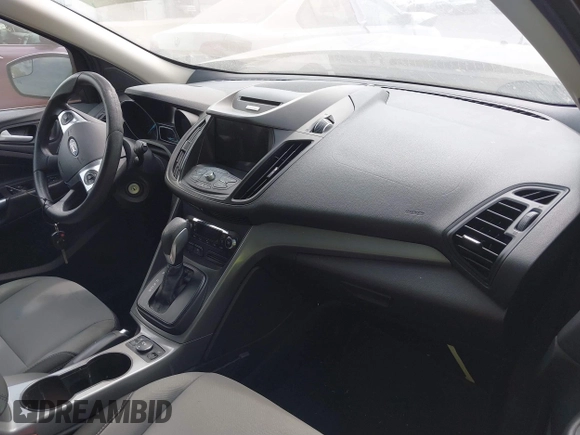 2016 Ford Escape SE with VIN 1FMCU9G99GUA33121, listed as a IAAI auction lot 37495107 with 107,366 mi miles. Bid and sale history available at carsss.com. Image 5.