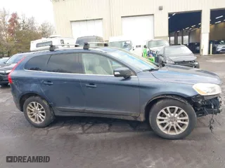 2010 Volvo XC60 3.0T with VIN YV4992DZ2A2119737, listed as a IAAI auction lot 41313329 with 101,112 mi miles. Bid and sale history available at carsss.com. Image 14.