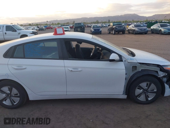 2017 Hyundai Ioniq Blue z VIN KMHC65LC2HU050185, wystawiony jako IAAI lot #42071522 z przebiegiem 105 186 mil mil oraz . Historia ofert i sprzedaży dostępna na DreamBid. Obrazek 14.