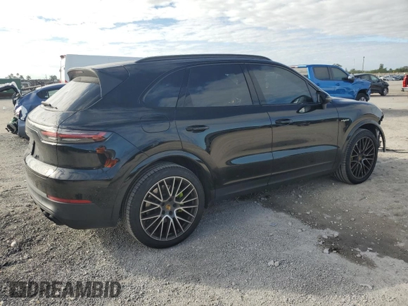 2020 Porsche Cayenne E-Hybrid with VIN WP1AE2AY7LDA22692, listed as a Copart auction lot 42208275 with 33,083 mi miles and Salvage title. Bid and sale history available at DreamBid. Image 3.