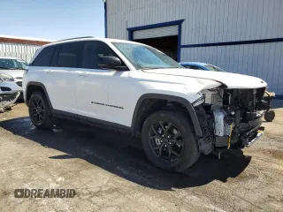 2024 Jeep Grand Cherokee Altitude with VIN 1C4RJHAGXRC142169, listed as a Copart auction lot 58190075 with 42,755 mi miles and Clean title. Bid and sale history available at DreamBid. Image 4.