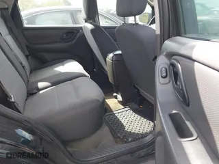 2007 Ford Escape XLS with VIN 1FMYU02Z47KA61994, listed as a IAAI auction lot 41795139 with 128,846 mi miles. Bid and sale history available at carsss.com. Image 8.