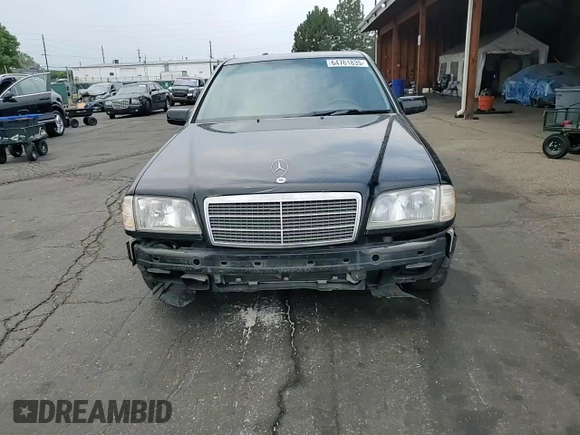 1996 Mercedes-Benz C z VIN WDBHA28E5TF452117, wystawiony jako Copart lot #64761835 z przebiegiem 174 778 mil mil oraz Nie do naprawy • Non repairable. Historia ofert i sprzedaży dostępna na DreamBid. Obrazek 14.
