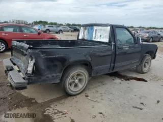 1992 GMC Sonoma with VIN 1GTCS14Z7N8518444, listed as a Copart auction lot 73292294 with 184,932 mi miles and Salvage Title. Bid and sale history available at carsss.com. Image 3.