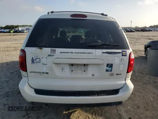 2005 Dodge Caravan SXT with VIN 2D4GP44L45R585381, listed as a Copart auction lot 66082085 with 195,700 mi miles and Salvage title. Bid and sale history available at DreamBid. Image 6.