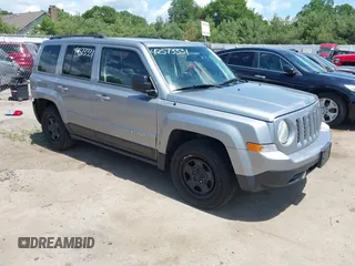 2016 Jeep Patriot Sport z VIN 1C4NJPBA3GD679346, wystawiony jako IAAI lot #42573331 z przebiegiem 111 531 mil mil oraz . Historia ofert i sprzedaży dostępna na DreamBid. Obrazek 1.