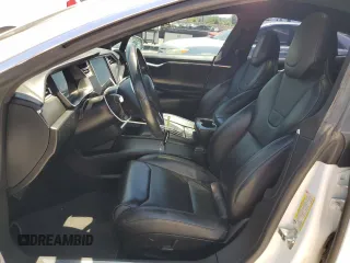 2017 Tesla Model S 100D z VIN 5YJSA1E28HF203141, wystawiony jako Copart lot #56306495 z przebiegiem 101 039 mil mil oraz Szkoda całkowita • Salvage title. Historia ofert i sprzedaży dostępna na DreamBid. Obrazek 7.
