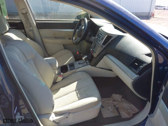 2011 Subaru Outback 2.5i Prem AWP/Pwr Moon with VIN 4S4BRBGC2B3447324, listed as a IAAI auction lot 39946491 with 152,661 mi miles. Bid and sale history available at carsss.com. Image 5.