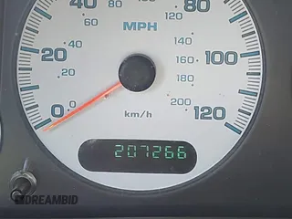 2002 Dodge Caravan Sport with VIN 2B4GP44392R735684, listed as a IAAI auction lot 41879588 with 207,266 mi miles. Bid and sale history available at carsss.com. Image 7.