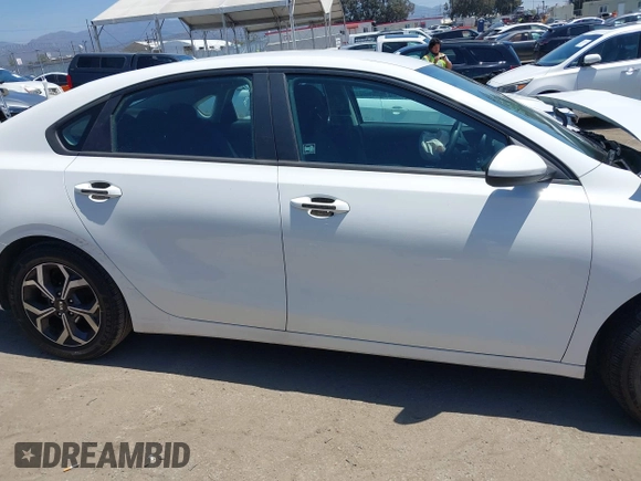 2021 Kia Forte LXS с VIN 3KPF24AD1ME309812, выставлен на аукционе IAAI как лот 42152250 с пробегом 78 471 миль миль и . История ставок и продаж доступна на DreamBid. Изображение 14.