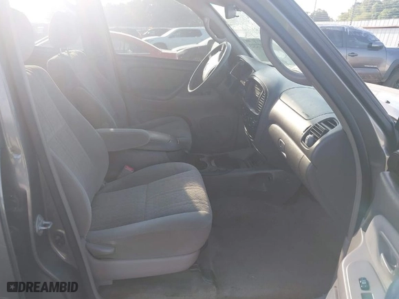 2005 Toyota Tundra SR5 with VIN 5TBET341X5S492020, listed as a IAAI auction lot 39732323 with 163,863 mi miles. Bid and sale history available at carsss.com. Image 5.
