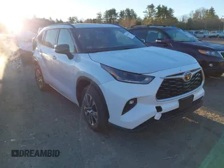 2023 Toyota Highlander L z VIN 5TDKDRBH2PS527274, wystawiony jako IAAI lot #40765182 z przebiegiem 3 642 mil mil oraz . Historia ofert i sprzedaży dostępna na DreamBid. Obrazek 1.