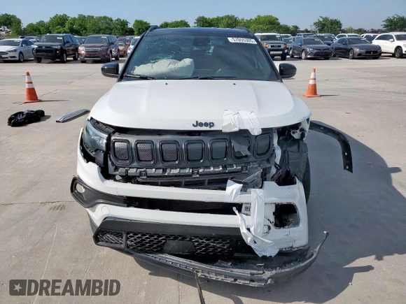 2022 Jeep Compass Latitude with VIN 3C4NJCBB0NT198415, listed as a Copart auction lot 57055305 with 37,797 mi miles and Salvage title. Bid and sale history available at DreamBid. Image 5.