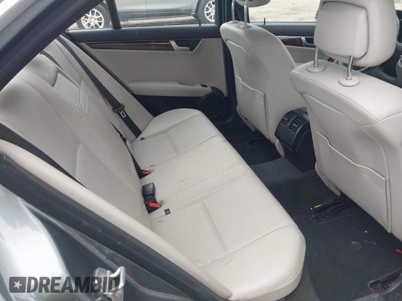 2012 Mercedes-Benz C 300 Sport с VIN WDDGF8BB6CA697821, выставлен на аукционе IAAI как лот 42347842 с пробегом 106 745 миль миль и . История ставок и продаж доступна на DreamBid. Изображение 8.