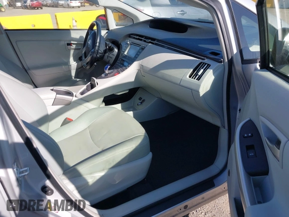 2015 Toyota Prius Four z VIN JTDKN3DU4F0422967, wystawiony jako IAAI lot #42279662 z przebiegiem 41 167 mil mil oraz . Historia ofert i sprzedaży dostępna na DreamBid. Obrazek 5.